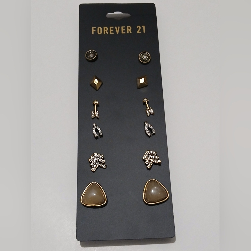 Forever 21 Studs Earrings Rustic Gold 6 Pairs Round Simulated Diamond Arrow A4